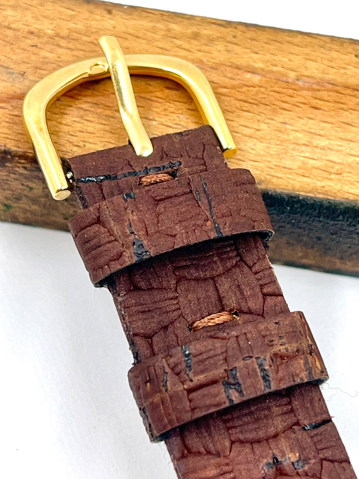 Cinturino Artigianale in Sughero Stile Rattan — 18mm Oro Lucido