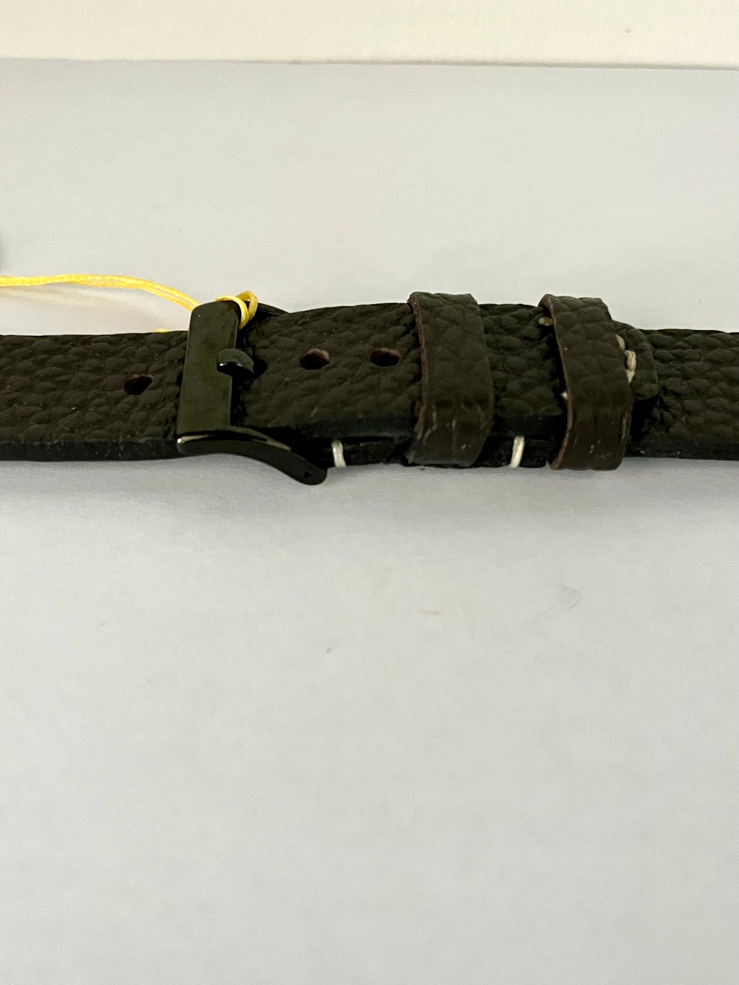 dettaglio chiusura Cinturino per Apple Watch CASUAL in pelle marrone