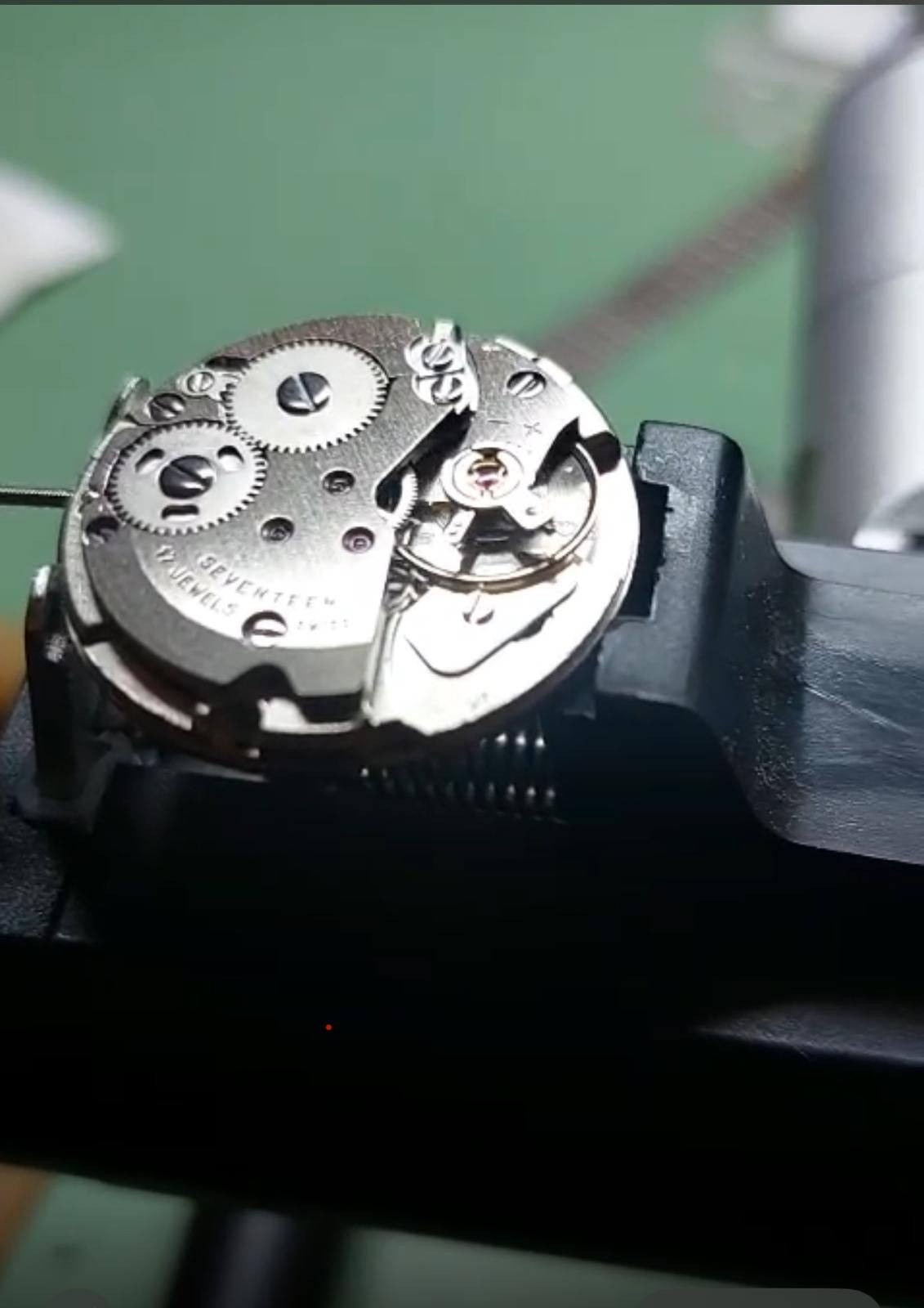 Dettaglio meccanismo revisionato del Orologio Lanco Skindiver Vintage '74