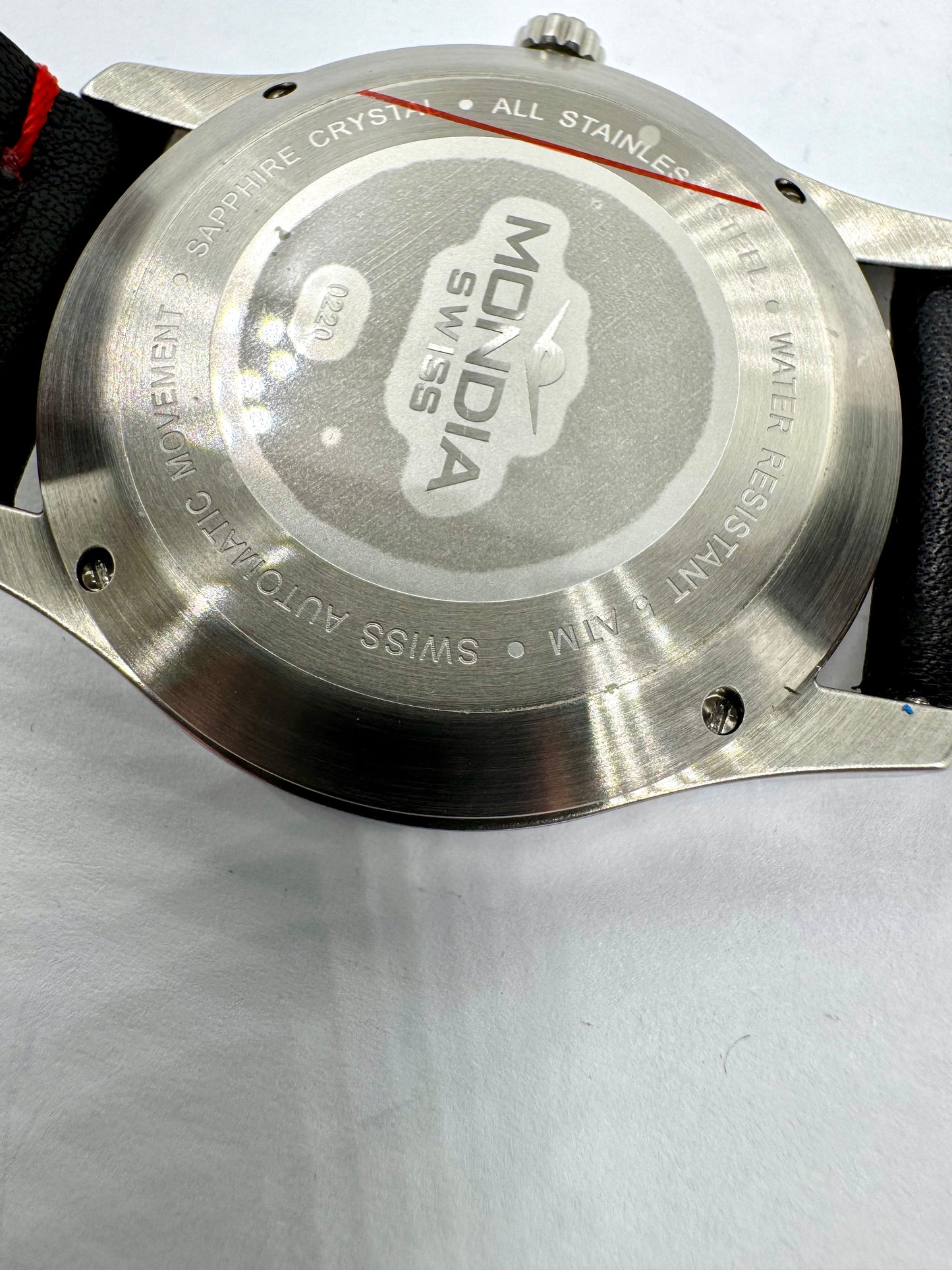 dettaglio fondello orologio Mondia Swiss 0220 Automatic