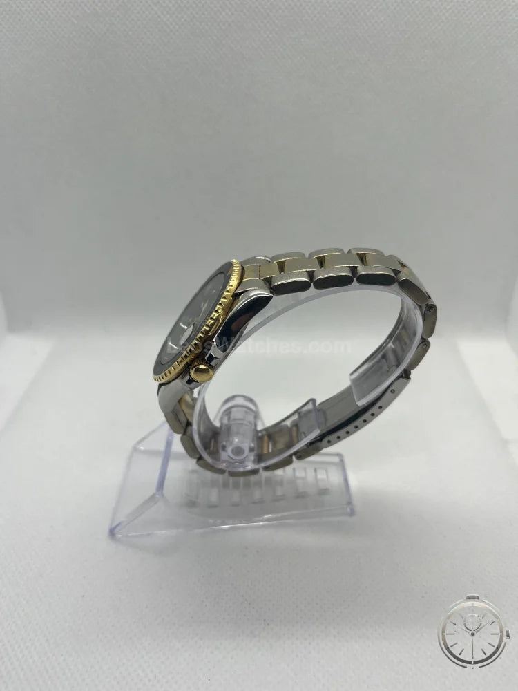 vista lato corona orologio Bulova Trident Anni ‘80
