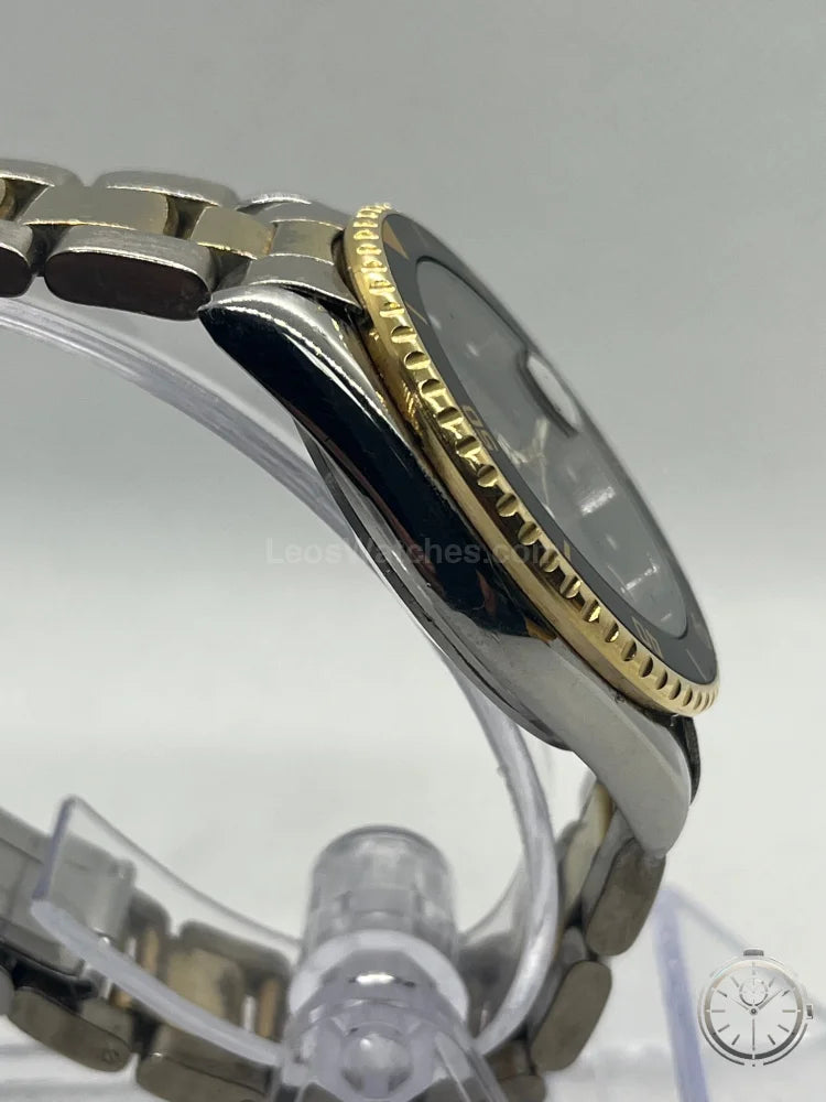 dettaglio cassa laterale orologio Bulova Trident Anni ‘80
