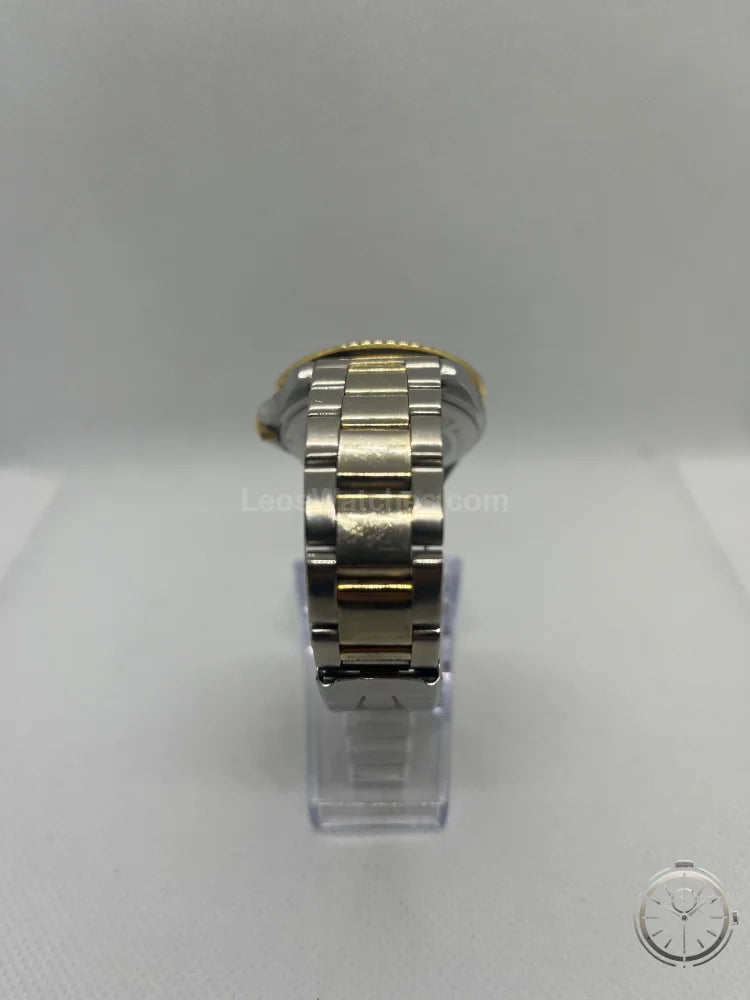 vista posteriore orologio Bulova Trident Anni ‘80