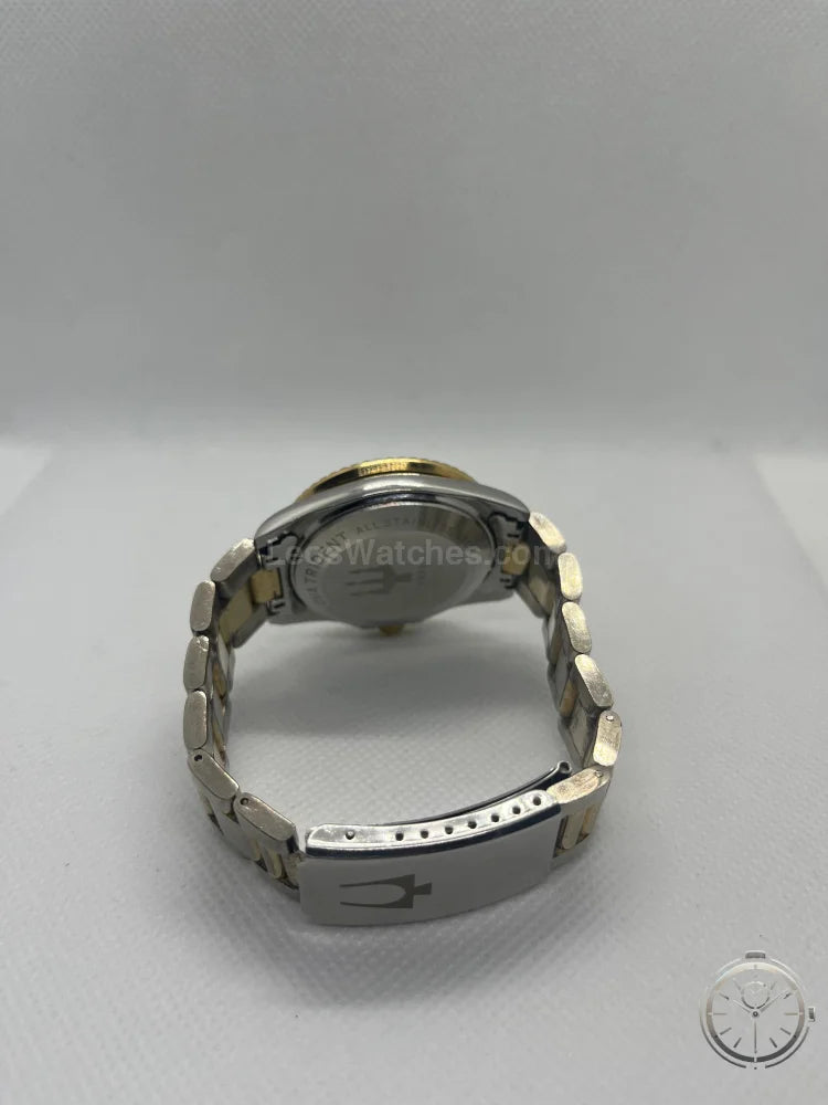 vista da steso orologio Bulova Trident Anni ‘80