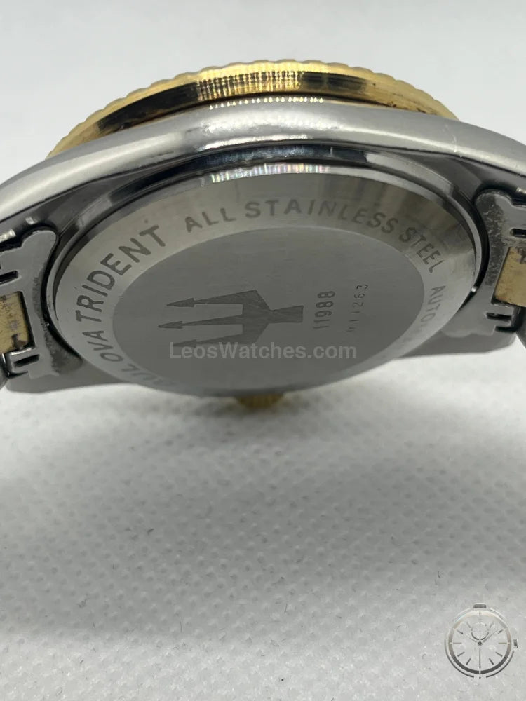 dettaglio fondello orologio Bulova Trident Anni ‘80