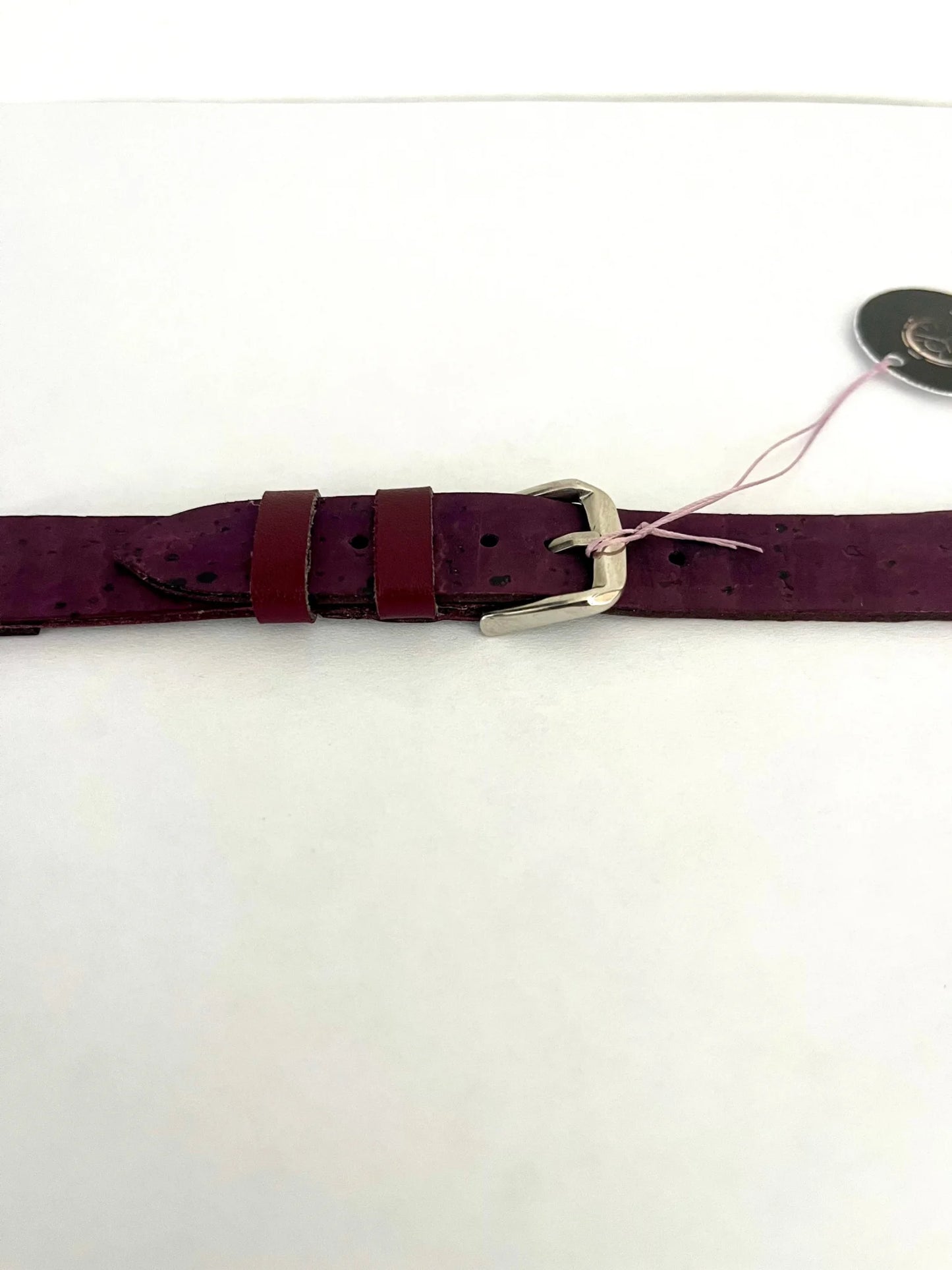 dettaglio fibbia Cinturino ESSENTIAL in Sughero Bordeaux – 16mm