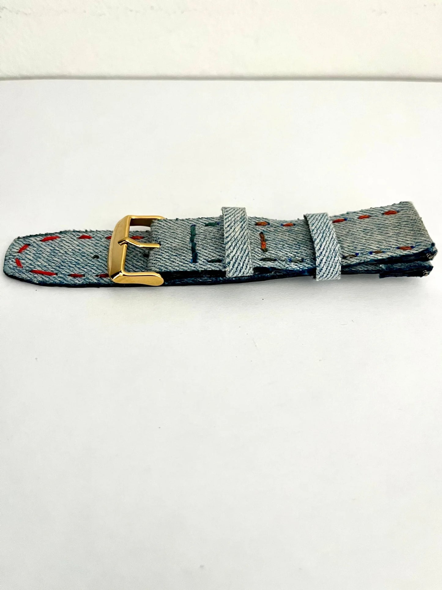 vista compatta Cinturino SPORT in Jeans Chiaro Cuciture Arcobaleno – Edizione PRIDE