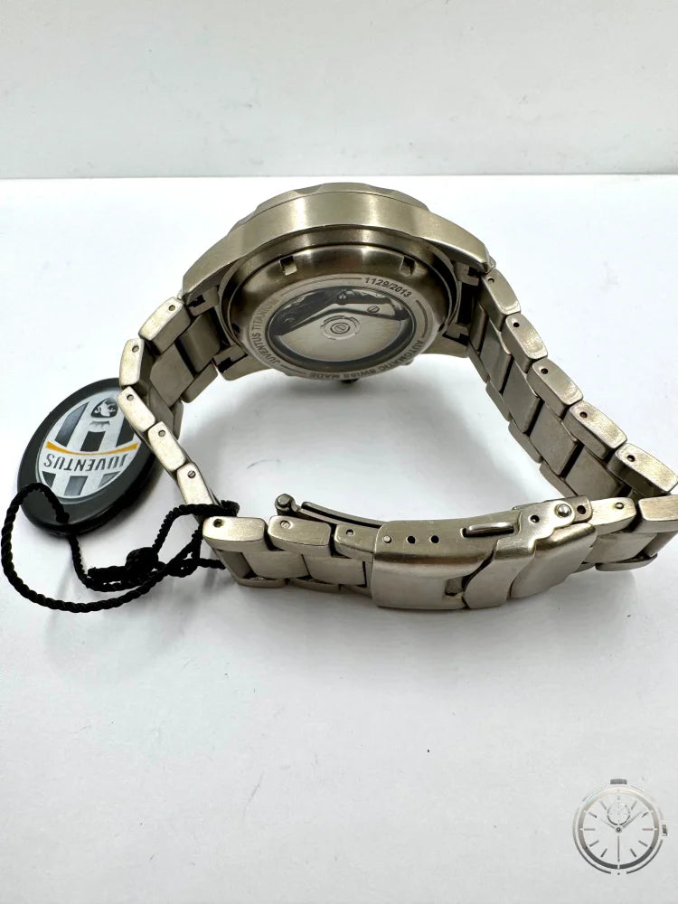 vista da steso Orologio Juventus Titanium Cronografo Automatico Swiss Made