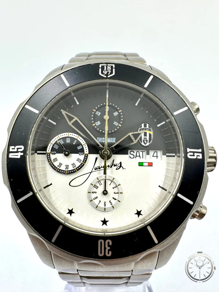 dettaglio zoom dial Orologio Juventus Titanium Cronografo Automatico Swiss Made