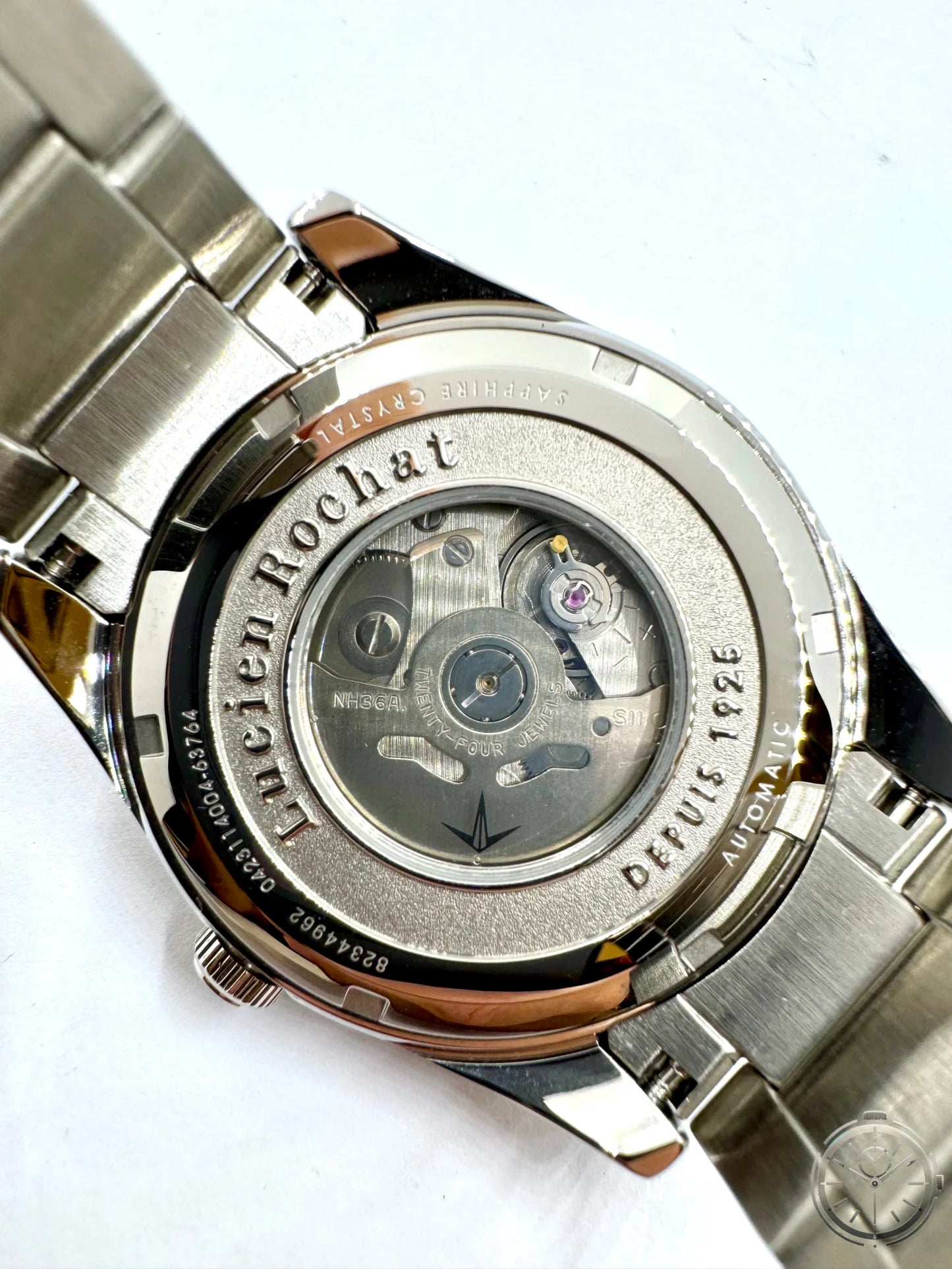 dettaglio fondello orologio Lucien Rochat Léman R0423114004