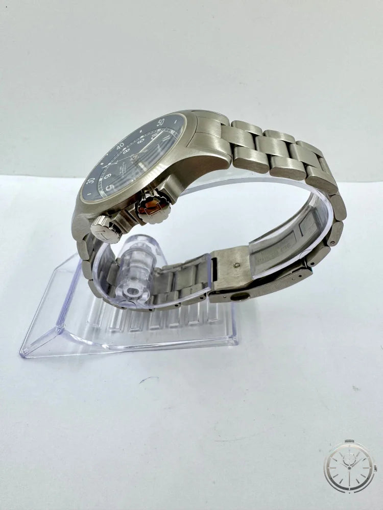 vista lato corone Orologio Hamilton Khaki Navy Automatic Ref. H775151