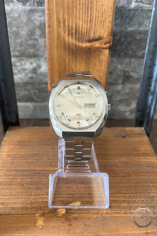 vista frontale Orologio Ricoh Daydate Automatico Vintage