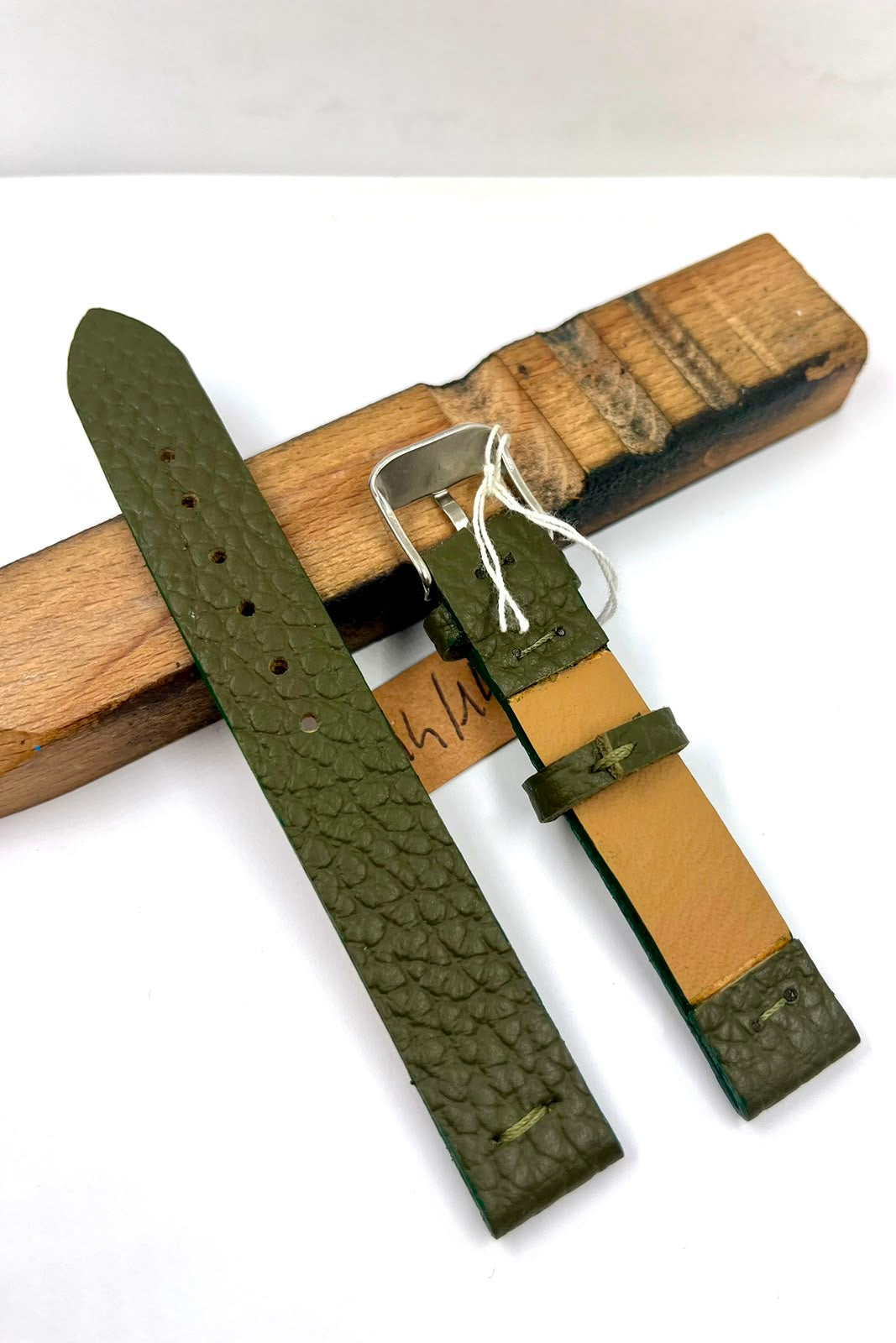 Cinturino Artigianale ESSENTIAL 14mm — Pelle Verde Oliva con Fibbia Silver