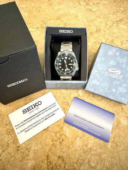 Vista del Full set dell'Orologio Seiko 5 Sports SRPD63K1
