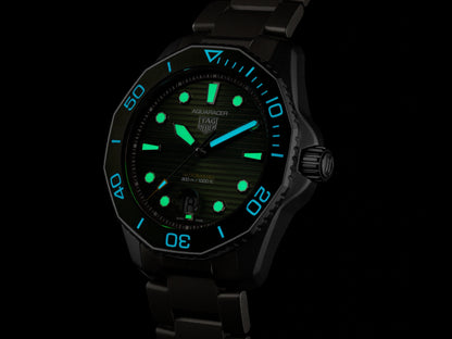 luminescenza TAG Heuer Aquaracer Calibre 5 con quadrante verde