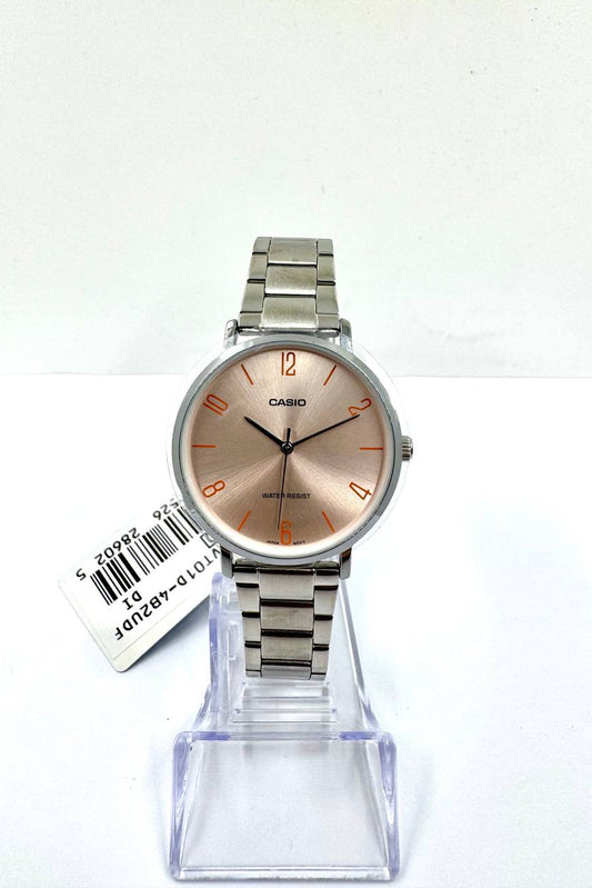 Casio LTP-VT01D-4B2 — Vista frontale completa con bracciale