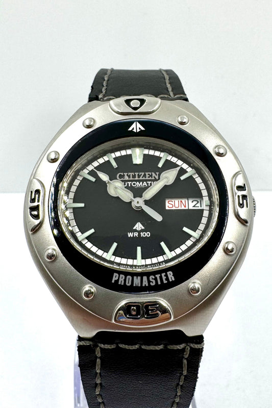 dettaglio quadrante orologio Citizen Promaster Day-Date Black