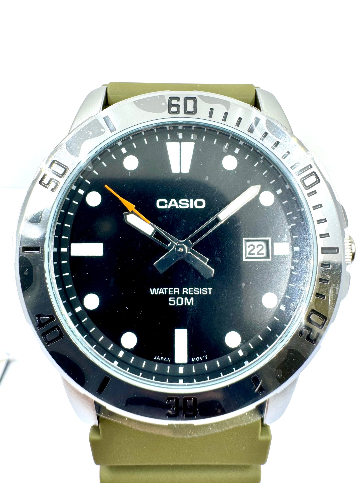 Casio MTP-VD01-3E — Quadrante Nero Cinturino Verde Militare