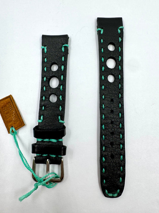 Vista frontale Cinturino Artigianale in Pelle Nera Racing e Cuciture Verdi da 18mm