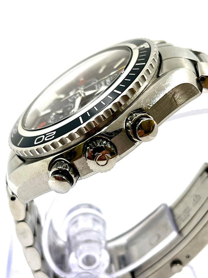 Omega Seamaster Planet Ocean 600M Chronograph 45.5 mm — Vista laterale corona e pulsanti cronografici