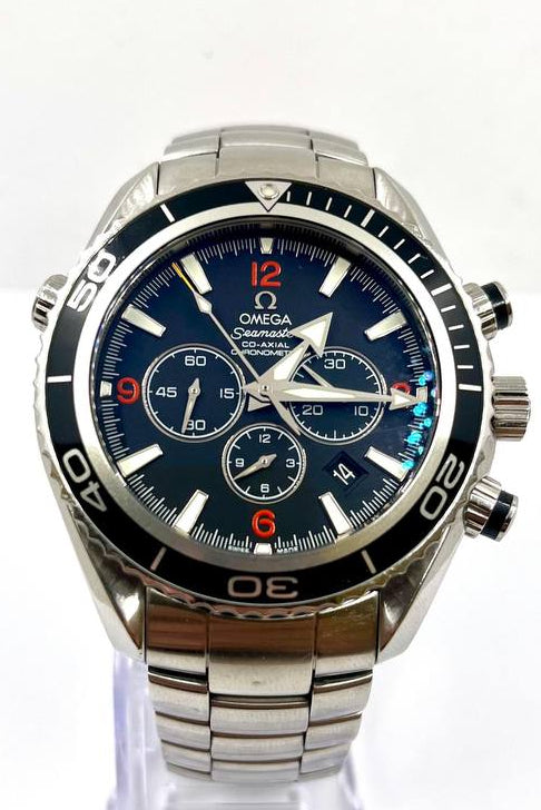 Omega Seamaster Planet Ocean 600M Chronograph 45.5 mm — Vista frontale quadrante blu con contatori