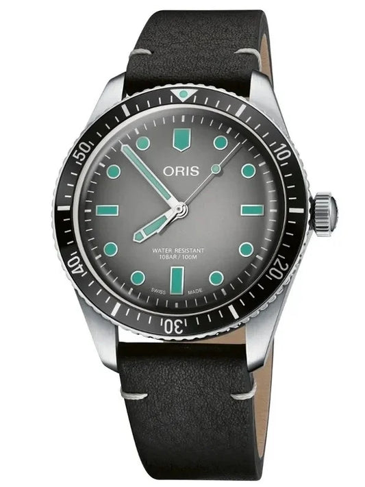 vista frontale Oris Divers Sixty-Five 40mm cinturino in pelle