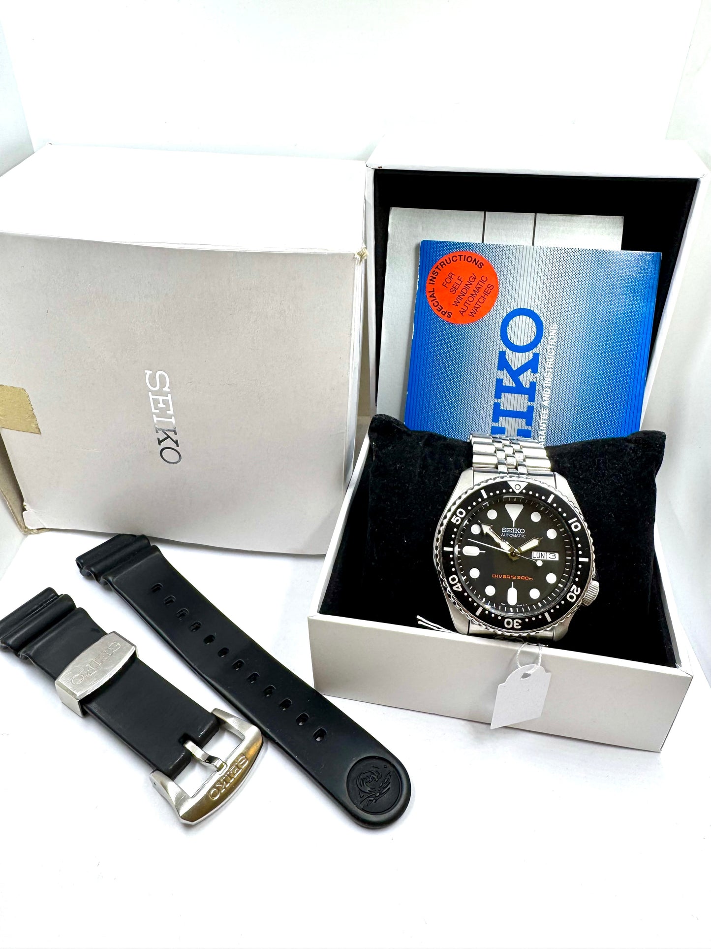 corredo Seiko SKX007 Scuba Diver's con doppio cinturino