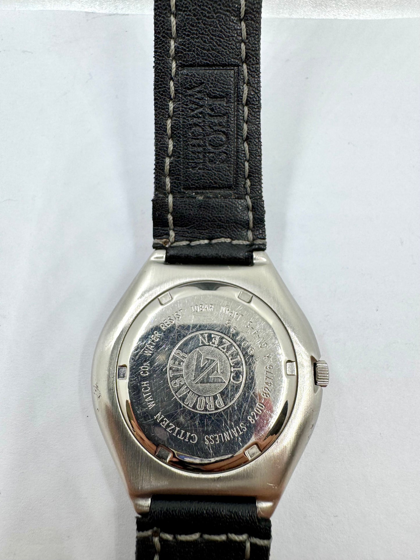 dettglio fondello orologio Citizen Promaster Day-Date Black