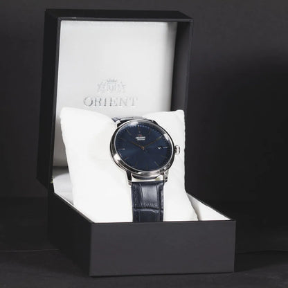 vista in cofanetto originale Contemporary Stylish Maestro watch con quadrante blu