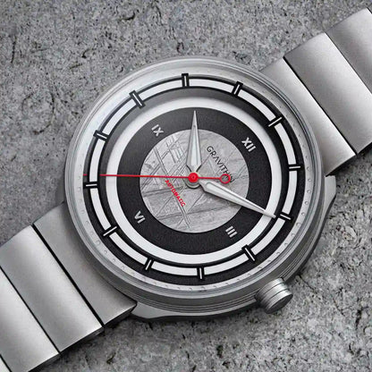 Gravithin Focuscope Silver Cosmo — Vista frontale con bracciale in acciaio