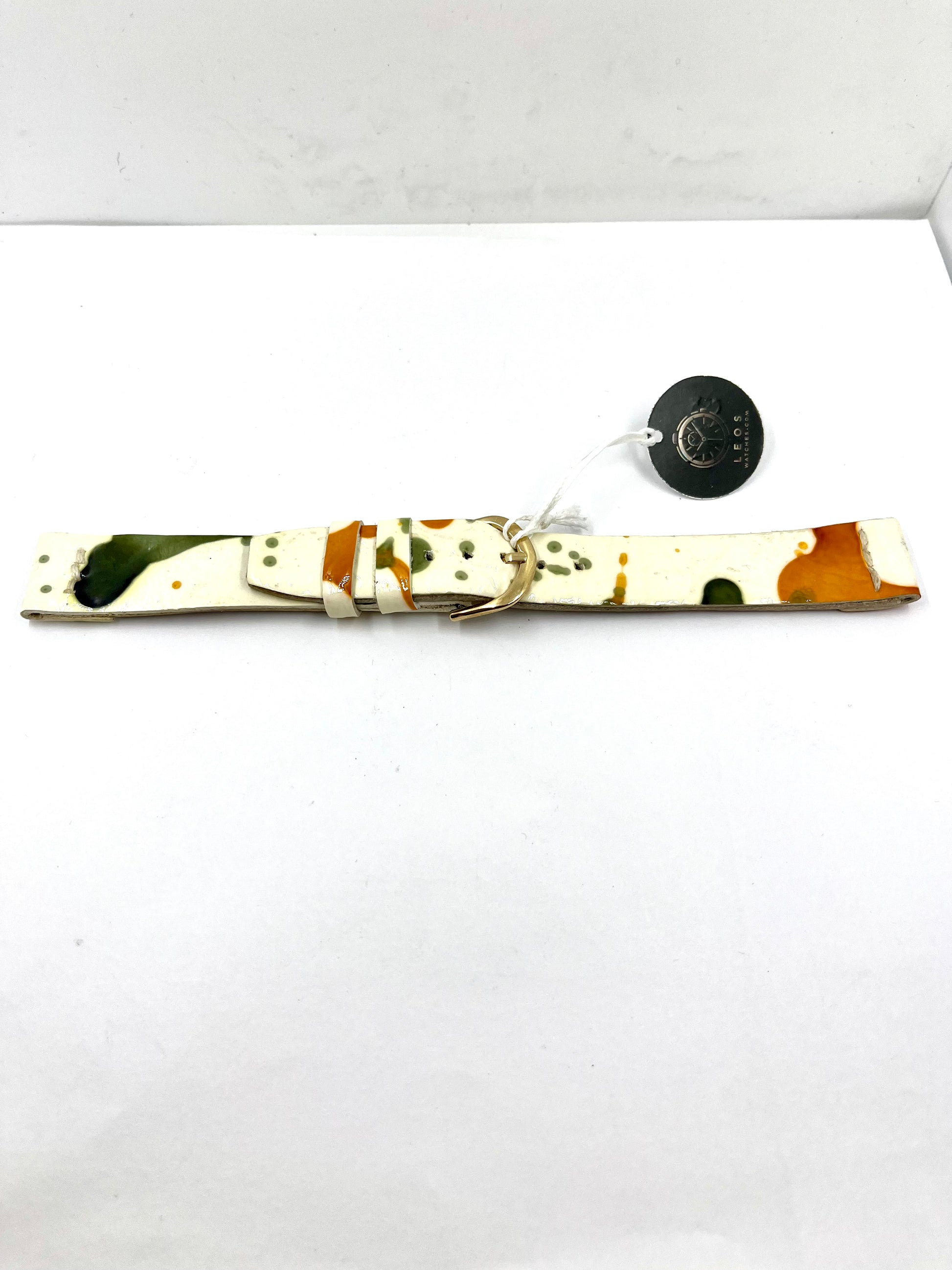 vista da steso Cinturino Artigianale in Pelle Premium con Impunture