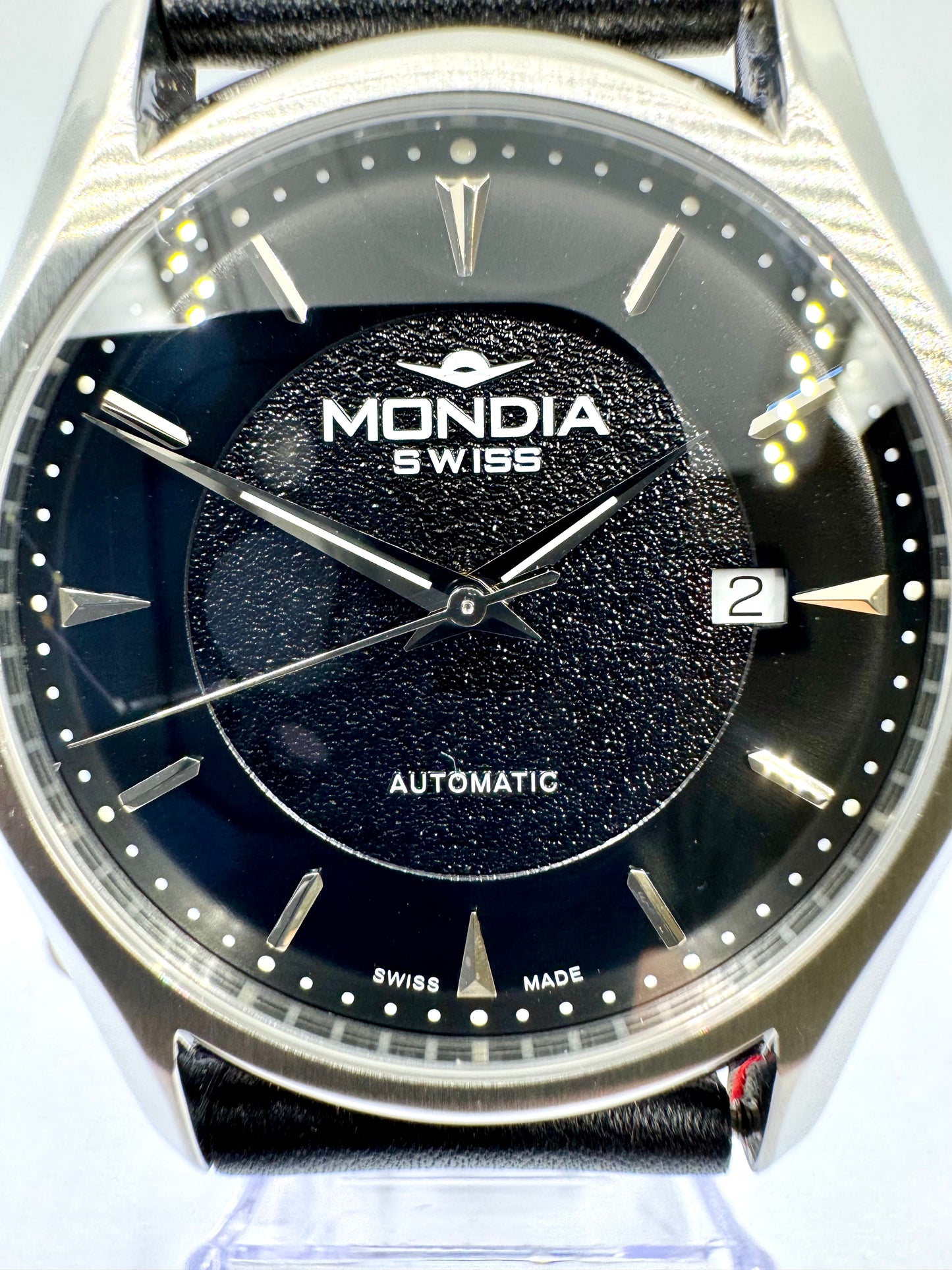 zoom dial dell'orologio Mondia Swiss 0220 Automatic