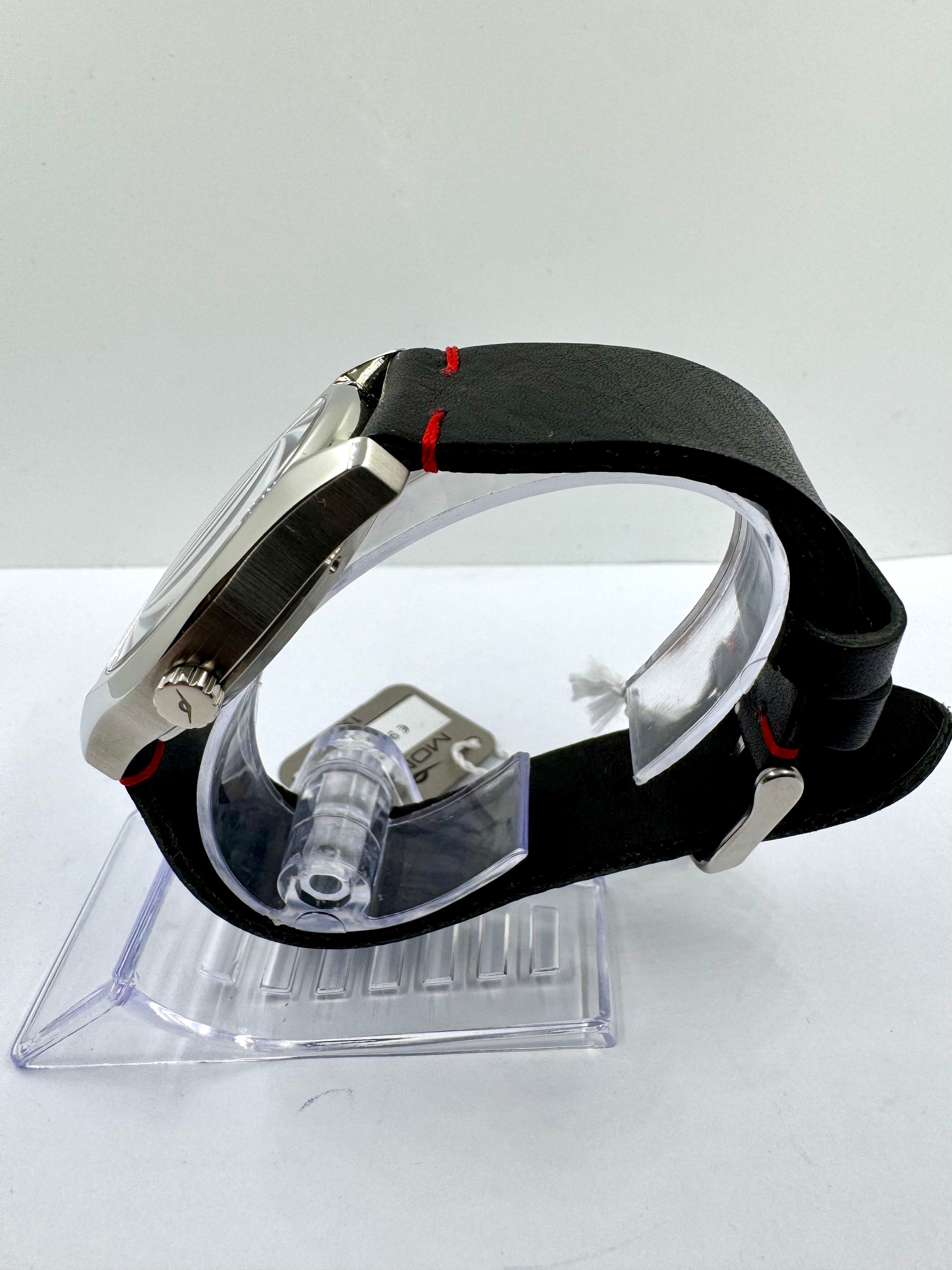 vista lato corona orologio Mondia Swiss 0220 Automatic