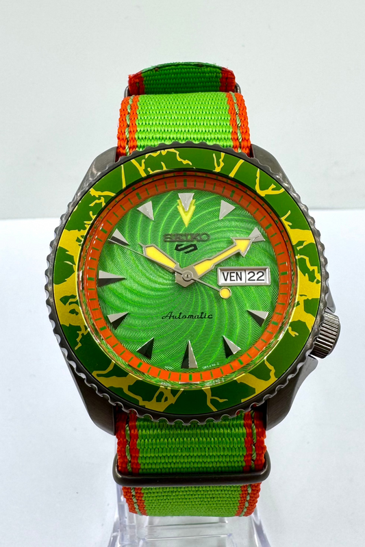 dettaglio quadrante orologio Seiko 5 Sports Street Fighter V Limited Edition – Blanka SRPF23