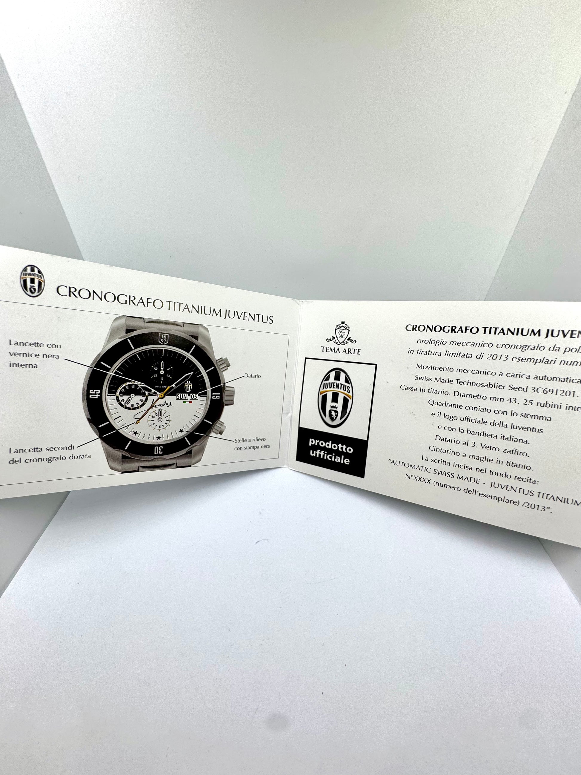 dettaglio libretto Orologio Juventus Titanium Cronografo Automatico Swiss Made