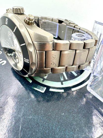iniziali incise sul cinturino Orologio Juventus Titanium Cronografo Automatico Swiss Made