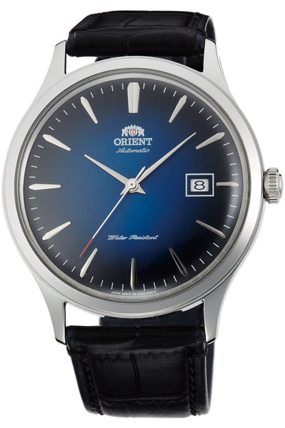 vista frontale ORIENT Classic Bambino V4 watch con quadrante di colore blu