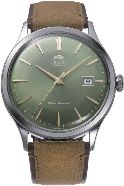 vista frontale ORIENT Classic Bambino V4 watch con quadrante di colore verde palude