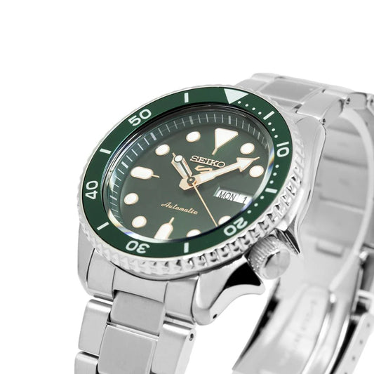 vista lato corona orologio Seiko 5 Sports SRPD63K1