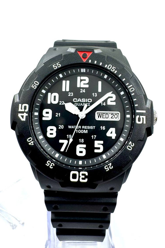 Casio MRW-200H — Vista frontale quadrante nero