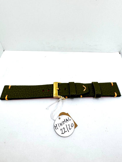 Cinturino Minimal 22mm Verde Militare — Vista piatta indossato con cartellino misura 22/20