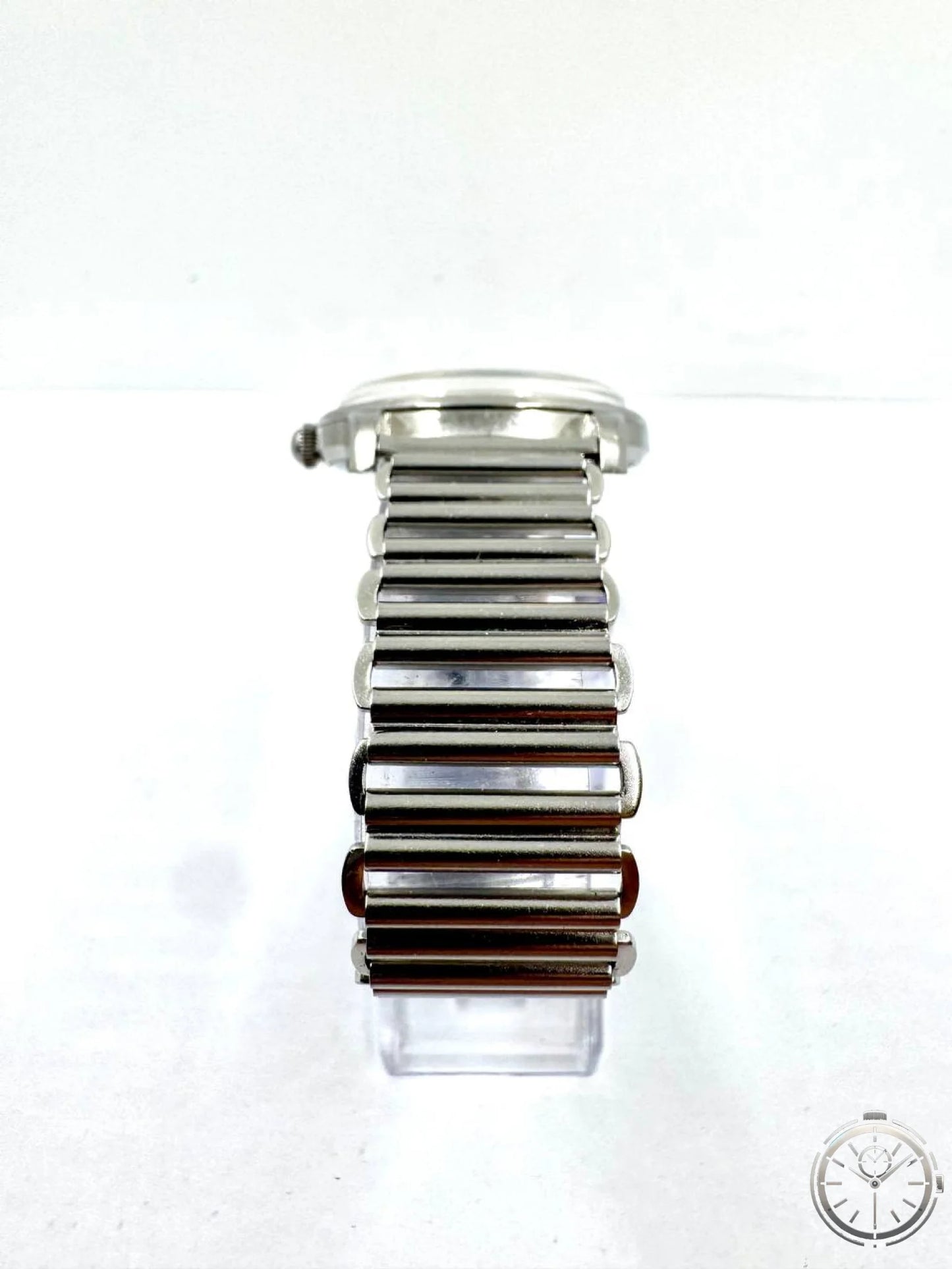 Arcadia Vintage Swiss Made — Vista dal basso con struttura accordion bracciale espansione