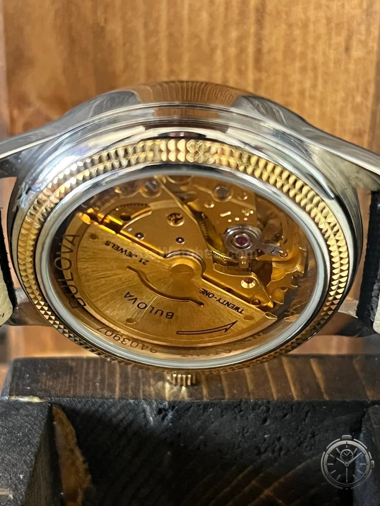 dettaglio fondello trasparente Bulova Automatic Vintage