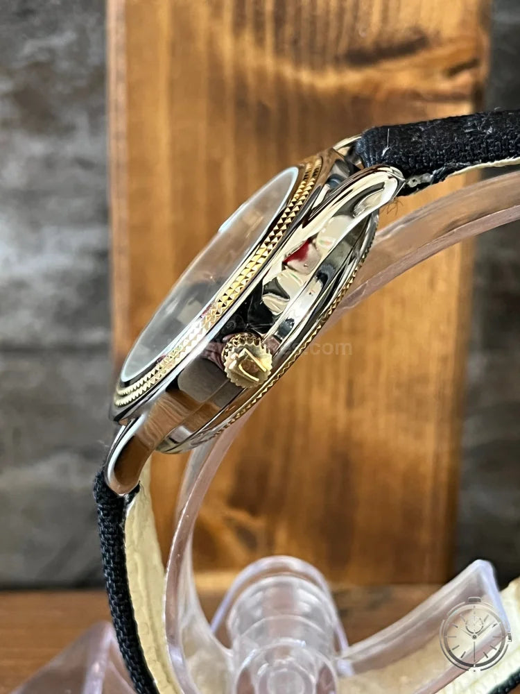 dettaglio corona loggata Bulova Automatic Vintage