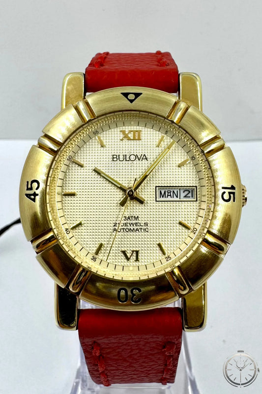 dettaglio quadrante orologio Bulova Calendar Automatic con cassa da 38 mm