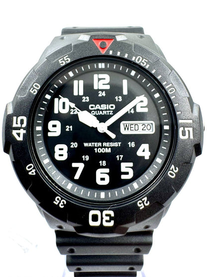 Casio MRW-200H — Vista frontale con lunetta girevole