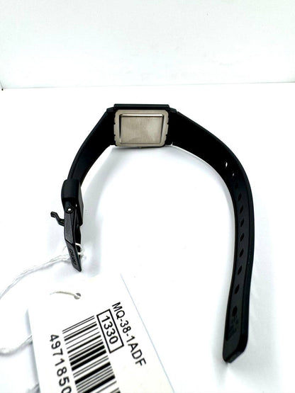 Casio MQ-38 — Fondello in acciaio inossidabile con specifiche