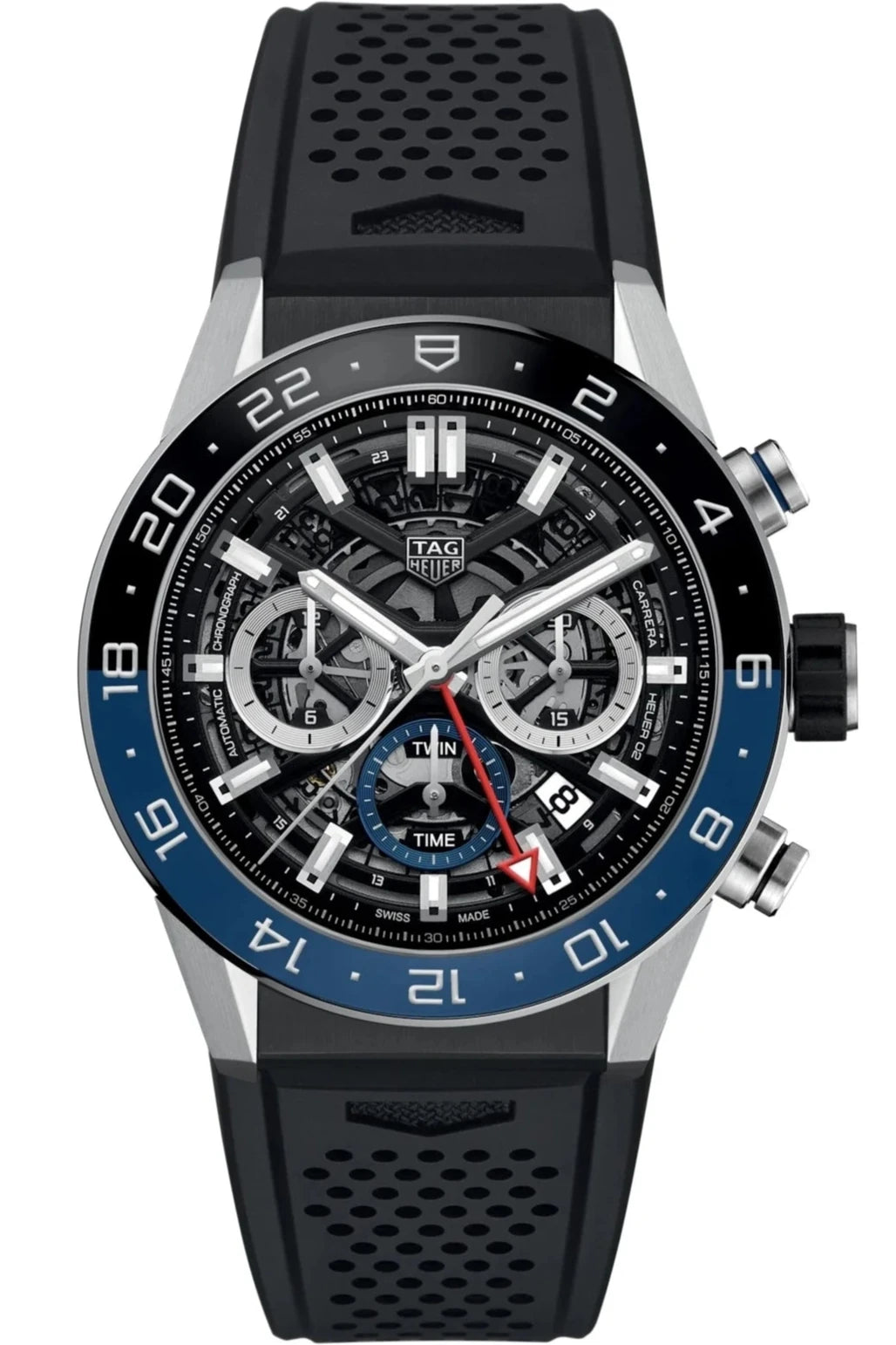 vista frontale TAG Heuer Carrera Calibre Heuer 02 GMT con cinturino in caucciù