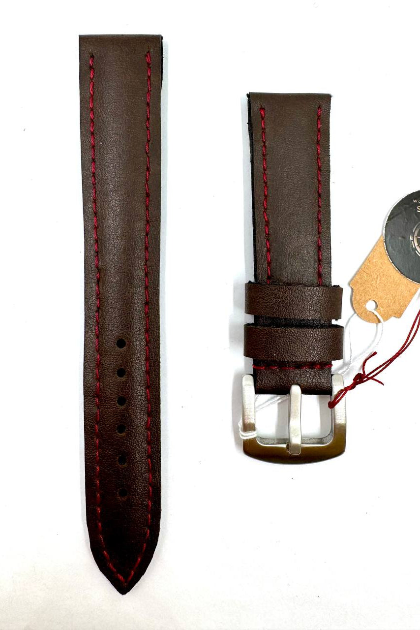 Cinturino Artigianale Classic 20mm — Pelle Vegana di Cactus Marrone con Interno in Vera Pelle Nera — Vista frontale esterno cactus marrone e cuciture rosse