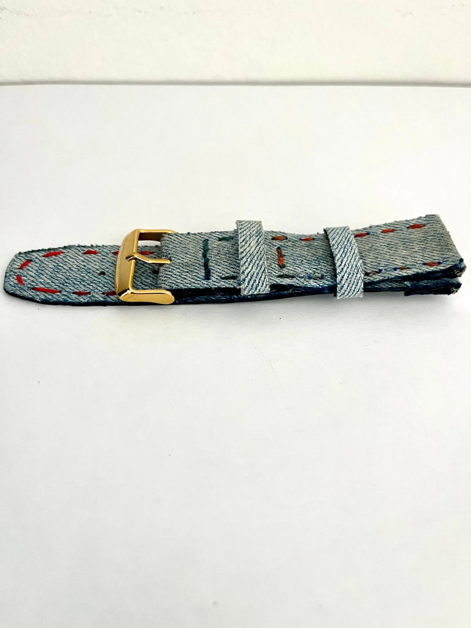 vista compatta Cinturino SPORT in Jeans Chiaro Cuciture Arcobaleno – Edizione PRIDE